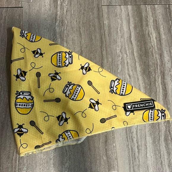Frenchie Bulldog Cooling Bandana in Honeybee - Picture 1 of 3